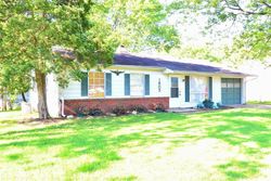 Pre-foreclosure in  EDGEMONT WAY Anderson, IN 46011