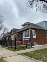 Pre-foreclosure in  S HOYNE AVE Chicago, IL 60636