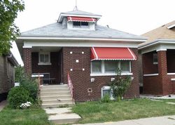 Pre-foreclosure in  S MOZART ST Chicago, IL 60629