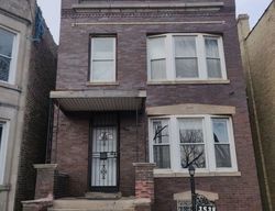 Pre-foreclosure in  W CONGRESS PKWY Chicago, IL 60624