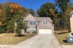 Pre-foreclosure in  LORRIMONT LN Fairburn, GA 30213