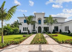 Pre-foreclosure in  STEEPLECHASE DR Palm Beach Gardens, FL 33418