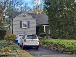 Pre-foreclosure in  FREEMAN ST Roseland, NJ 07068