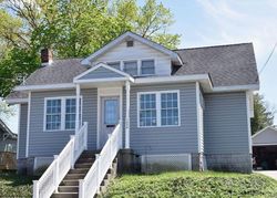 Pre-foreclosure in  LINCOLN AVE Woodbury, NJ 08096