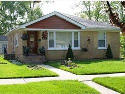 Pre-foreclosure in  SPRINGFIELD AVE Skokie, IL 60076