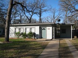 Pre-foreclosure in  WOODCREST LN Arlington, TX 76013