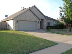 Pre-foreclosure in  HOLLOW CREEK DR Cedar Hill, TX 75104