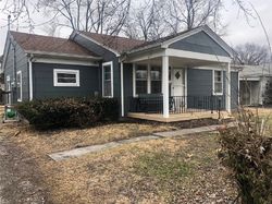 Pre-foreclosure in  ROYAL HEIGHTS RD Belleville, IL 62226