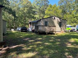 Pre-foreclosure in  HEWLETT RD Beaverdam, VA 23015