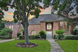 Pre-foreclosure in  CHAPEL BEND DR Houston, TX 77068