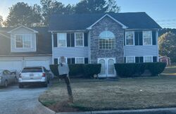 Pre-foreclosure in  TARA BND Hampton, GA 30228