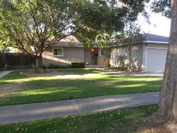 Pre-foreclosure in  E HOLLAND AVE Fresno, CA 93726