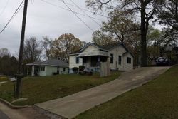 Pre-foreclosure in  MCKLEROY AVE Anniston, AL 36201