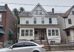 Pre-foreclosure Listing in W 4TH ST HAZLETON, PA 18201