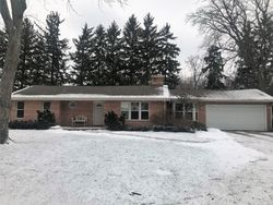 Pre-foreclosure in  W THOMAS ST Arlington Heights, IL 60004