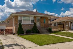 Pre-foreclosure in  W 80TH PL Chicago, IL 60652