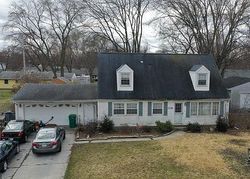 Pre-foreclosure in  RARITAN DR Valparaiso, IN 46385