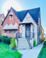 Pre-foreclosure in  S DAMEN AVE Chicago, IL 60620
