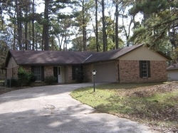 Pre-foreclosure in  WHISPERING PINE DR Haughton, LA 71037