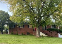 Pre-foreclosure in  EISENHOWER DR Tupelo, MS 38801