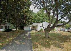 Pre-foreclosure in  CREEKWOOD DR Rochester, NY 14626