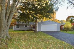 Pre-foreclosure in  RIDGEVIEW DR East Rochester, NY 14445