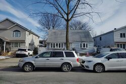 Pre-foreclosure in  266TH ST Glen Oaks, NY 11004