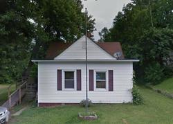 Pre-foreclosure in  EASTMAN ST Zanesville, OH 43701