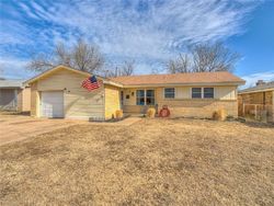 Pre-foreclosure in  EPPERLY DR Oklahoma City, OK 73115