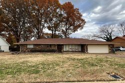 Pre-foreclosure in  WILSON RD Memphis, TN 38116