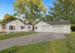 Pre-foreclosure in  HILLSIDE PL SW Massillon, OH 44647