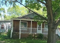 Pre-foreclosure in  LYNN ST East Saint Louis, IL 62206