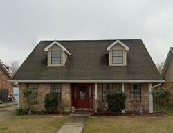 Pre-foreclosure in  SAINT MARIE DR Meraux, LA 70075