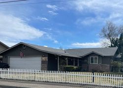 Pre-foreclosure in  DELTA WATERS RD Medford, OR 97504