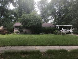 Pre-foreclosure in  ELMHURST RD Toledo, OH 43613