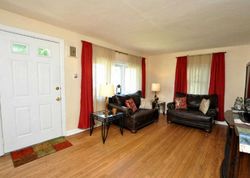 Pre-foreclosure in  COOPER ST Florence, NJ 08518