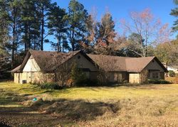 Pre-foreclosure in  NEWITT VICK DR Vicksburg, MS 39183