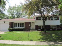 Pre-foreclosure in  N HURON ST Arlington Heights, IL 60004