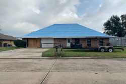 Pre-foreclosure in  PRESQUE ISLE DR Houma, LA 70363