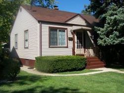 Pre-foreclosure in  HENRY ST Lansing, IL 60438