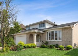 Pre-foreclosure in  LOCKWOOD AVE Oak Lawn, IL 60453