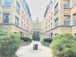 Pre-foreclosure in  W GREENLEAF AVE N Chicago, IL 60626