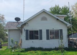 Pre-foreclosure in  EASTON BLVD Des Moines, IA 50317