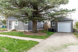 Pre-foreclosure in  E 7TH ST N Newton, IA 50208