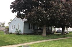 Pre-foreclosure in  N 3RD AVE E Newton, IA 50208