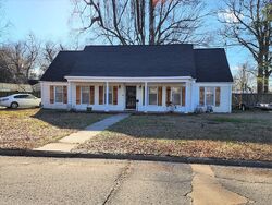 Pre-foreclosure in  BETTY LYNN ST Osceola, AR 72370
