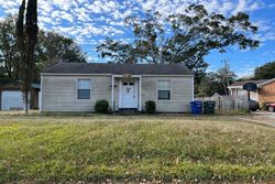 Pre-foreclosure in  SHERWOOD DR Natchez, MS 39120