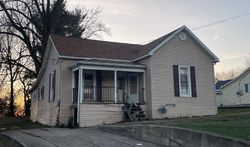 Pre-foreclosure in  NORTH ST Lebanon, KY 40033