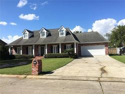 Pre-foreclosure in  LAKE LOUISE DR Gretna, LA 70056