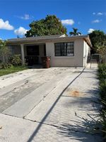 Pre-foreclosure in  E 32ND ST Hialeah, FL 33013